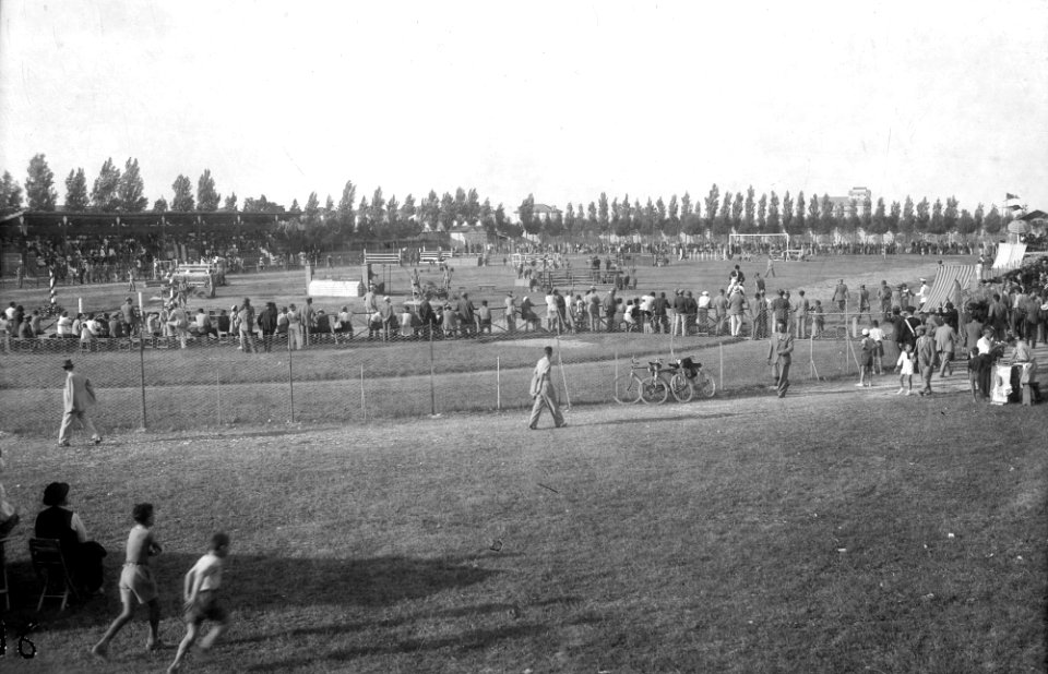 Biblioteca Federiciana, Alberto Eusebi, Fano, Il Campo Sportivo durante il Primo Concorso Ippico Nazionale, 1937, gelatina a sviluppo