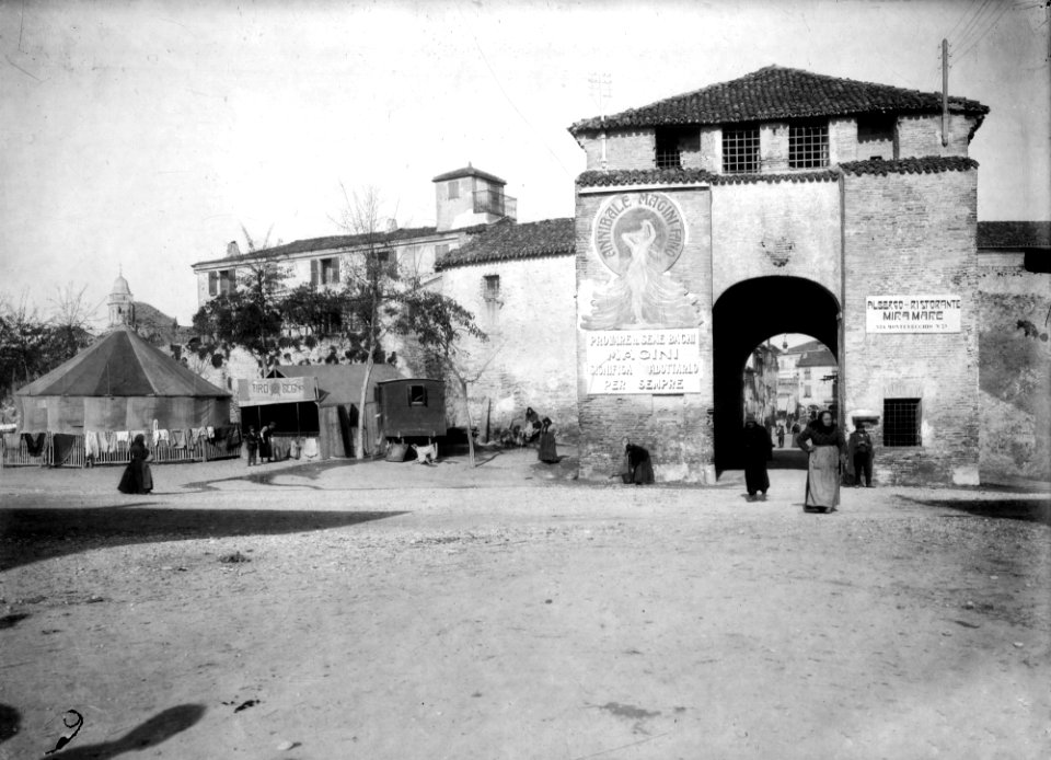 Biblioteca Federiciana, Gaetano Baviera, Fano, Porta San Leonardo, 1910 circa, gelatina a sviluppo