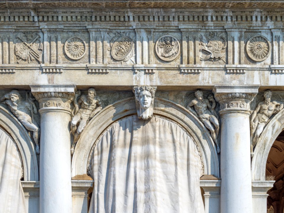 Biblioteca Marciana a Venezia dettaglio facciata sud