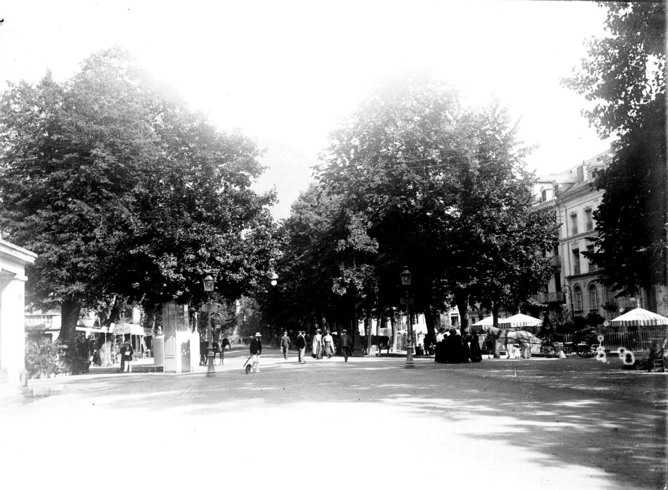 Bibliotheque de Toulouse - Entree de l-allee d-Etigny (pd)