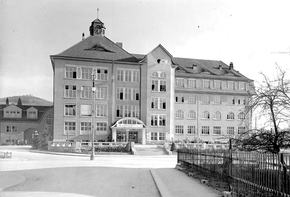 Bifangschulhaus in Olten, eingerichtet als Etappensanitätsanstalt - CH-BAR - 3238438
