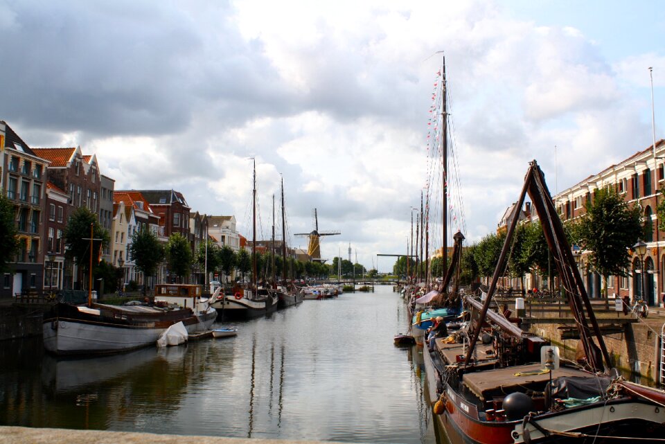 Channel rotterdam boat