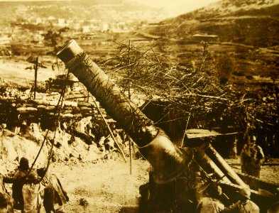 Big Italian gun ready for firing, May 12, 1917 (28761378906)