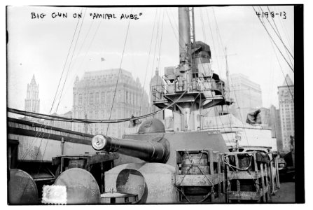 Big gun on AMIRAL AUBE LCCN2014704492