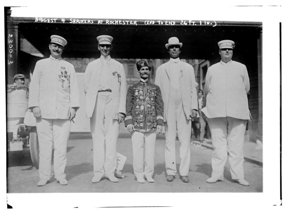 Biggest 4 Shriners at Rochester (end to end they are 26 ft. 1 in.) LCCN2014689789
