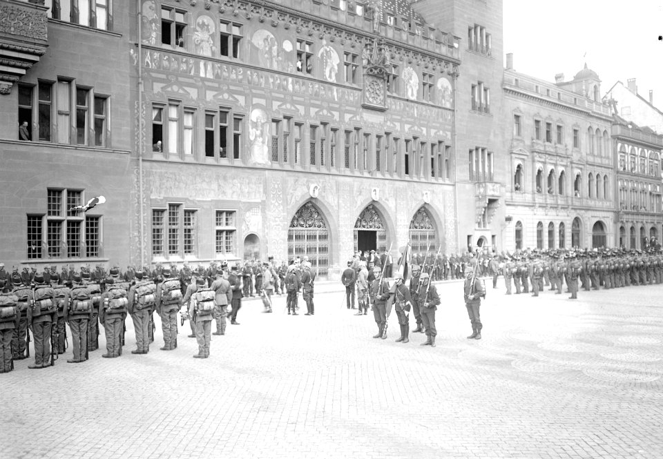 Bilder vom Fahnenakt in Basel - CH-BAR - 3239973