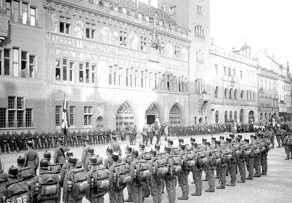 Bilder vom Fahnenakt in Basel - CH-BAR - 3239977