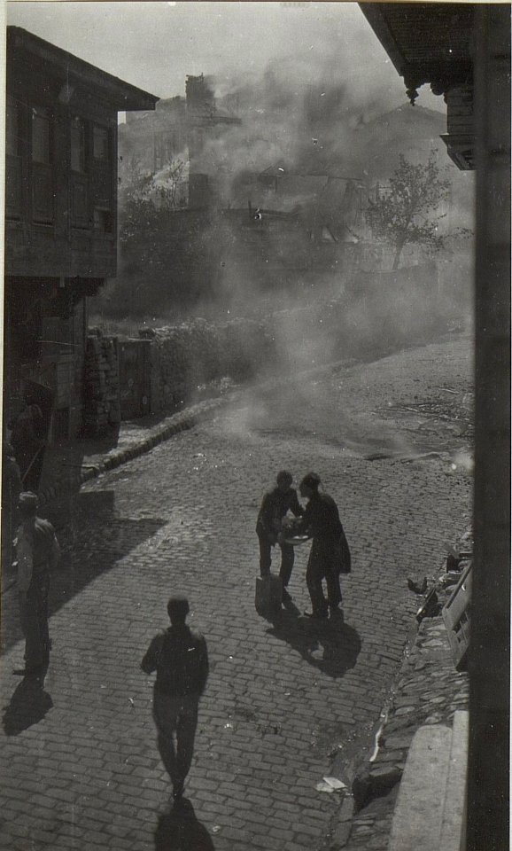 Bilder vom Riesenbrand in Stambul. (August 1918.) (BildID 15675613)