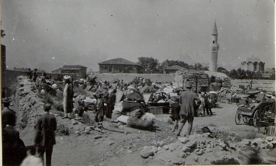 Bilder vom Riesenbrand in Stambul. (August 1918.) (BildID 15675683)