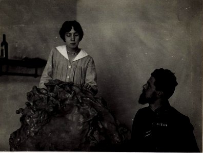 Bildhauerin Lona von Zamboni und Oberleutnant Plankensteiner. (BildID 15578556)