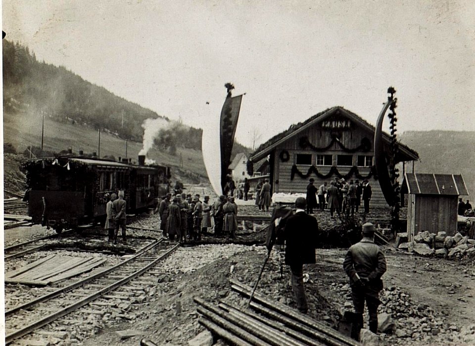 Bilder von der Eröffnung der Fleimstalbahn, Station Pausa. (BildID 15583794)