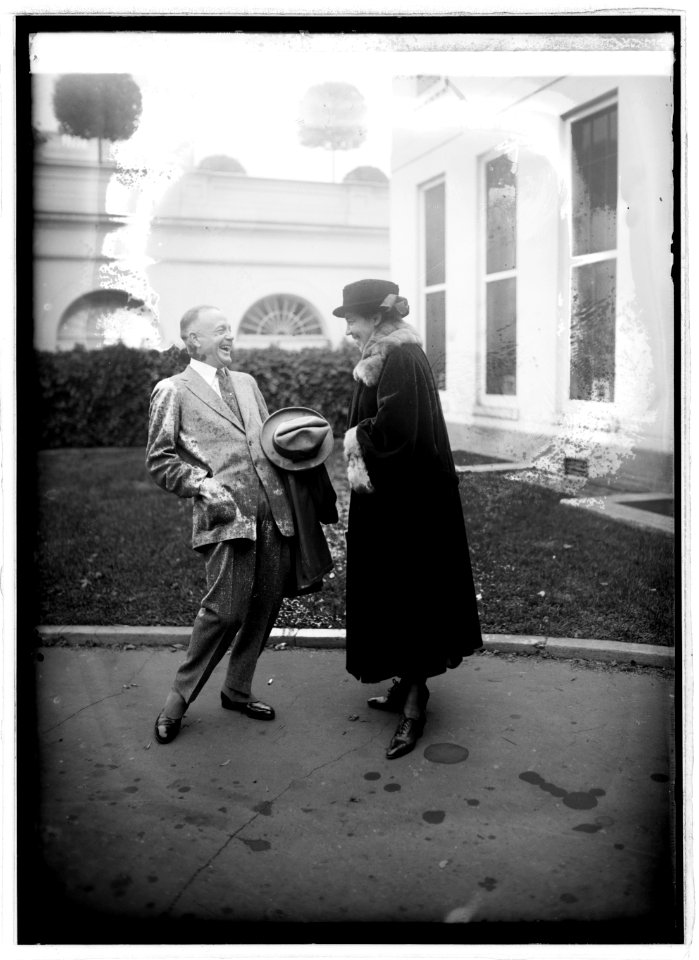 Billy & Mrs. Sunday, 10-22-22 LCCN2016846840