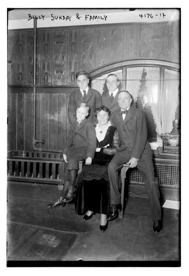 Billy Sunday & family LCCN2014704327