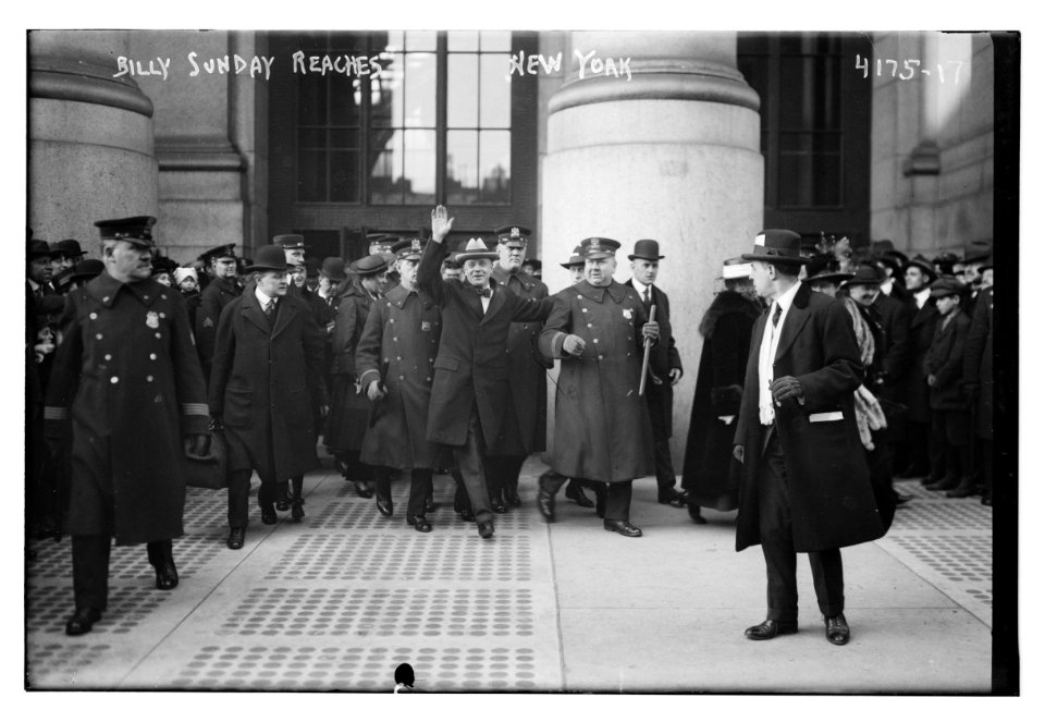 Billy Sunday reaches New York LCCN2014704324