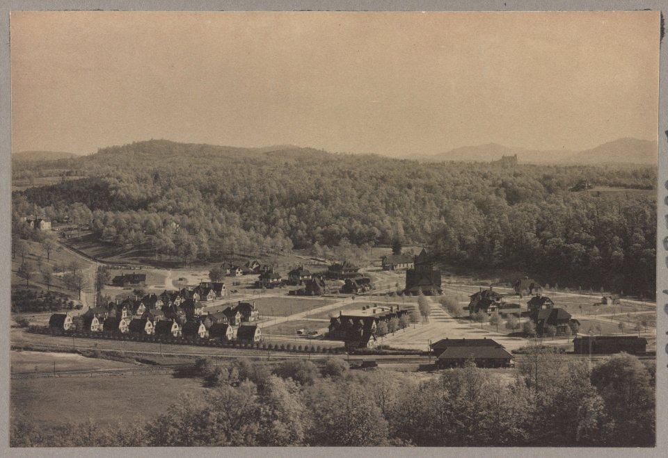 Biltmore village from Kenilworth Inn, North Carolina LCCN91788046