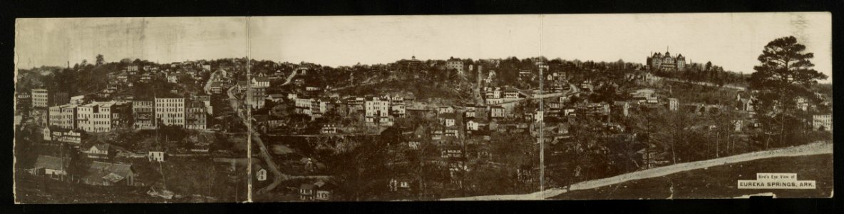 Bird's eye view of Eureka Springs, Ark. - Gray, photographer and publisher. LCCN2013646885