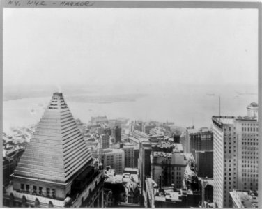 Bird's-eye view of New York Bay and Brooklyn from 12 B'way, New York City LCCN2003671038