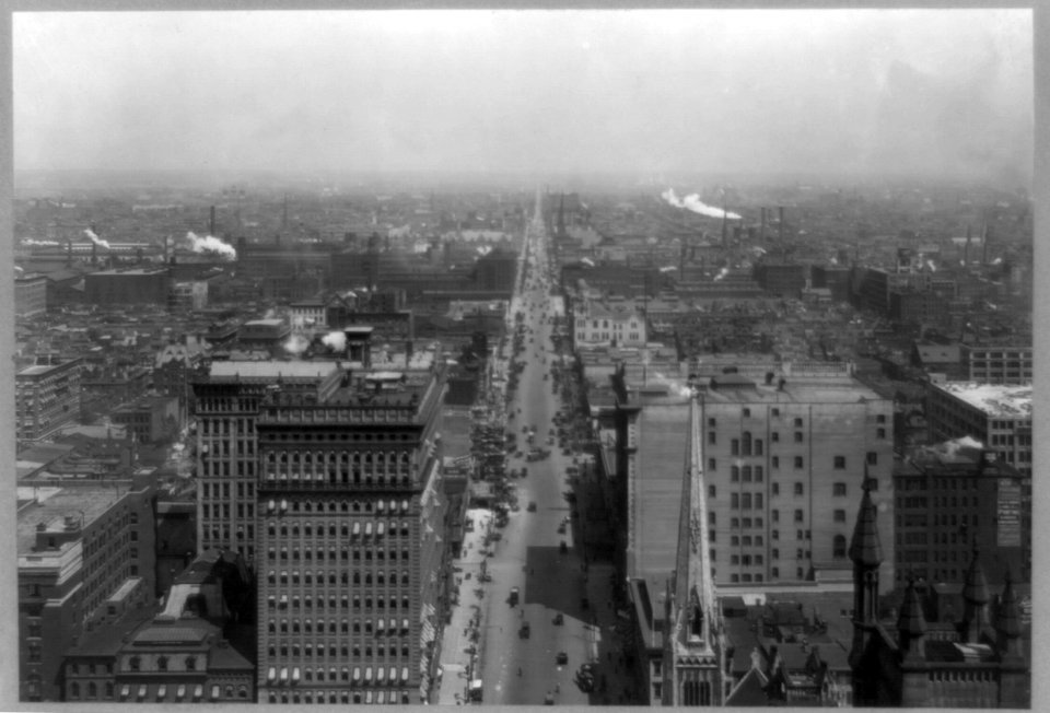Bird's-eye view of North Broad Street, Philadelphia, Pennsylvania LCCN91481678
