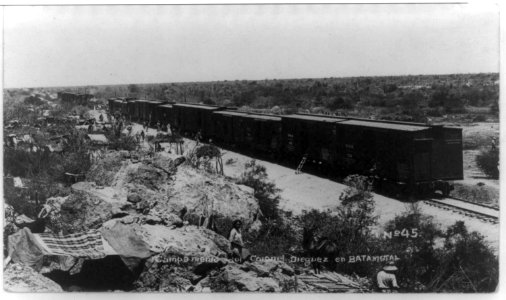 Bird's-eye view of S.P.deM. train, and camp of General Dieguez, at Batamotal, during the Mexican revolution LCCN93515625