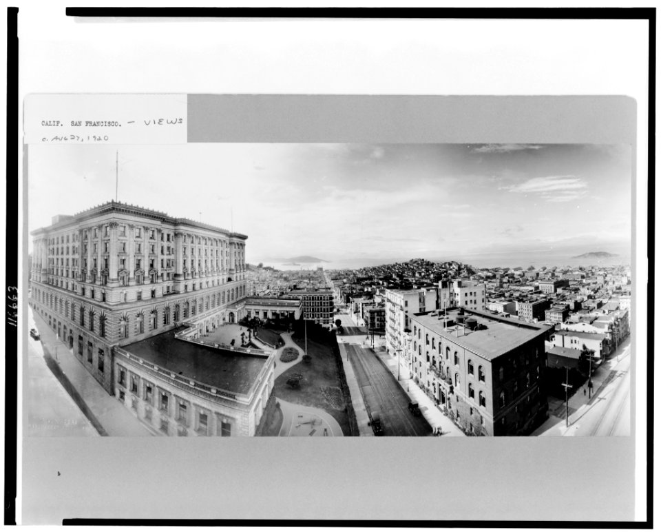 Bird's-eye view of San Francisco, California, showing a view up Powell Street with the Fairmont Hotel on the left and Alcatraz Island in the distance) - R.J. Waters & Co LCCN96514400