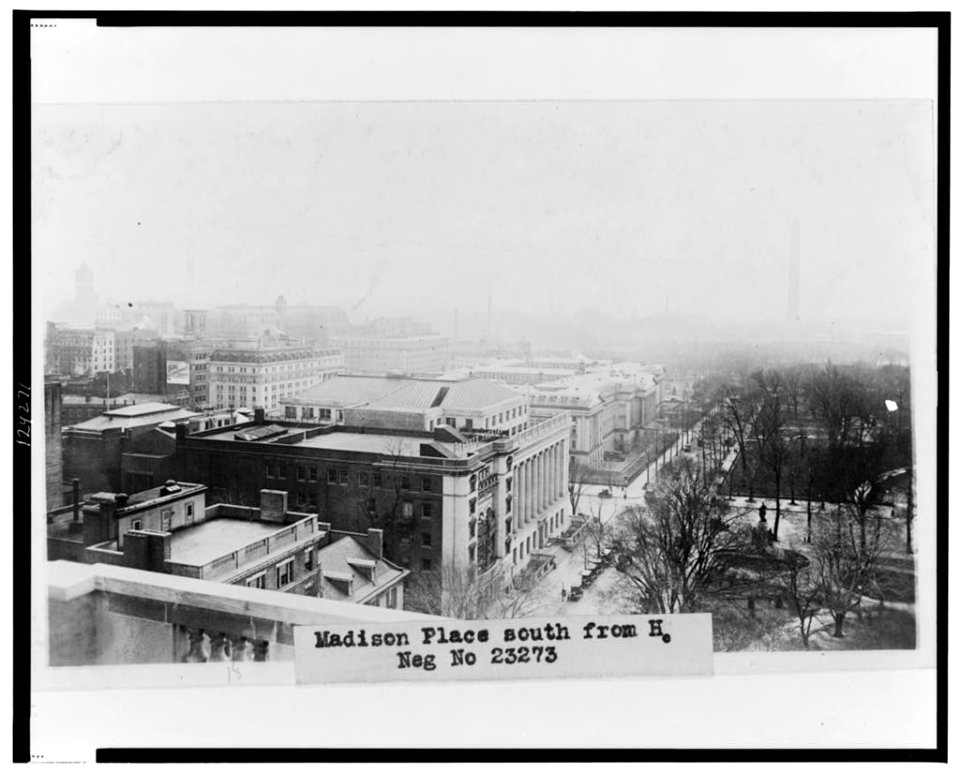 Bird's-eye view of the Cosmos Club, Shubert Belasco Theater, United States Treasury Annex, and United States Treasury, Washington, D.C. LCCN99472294