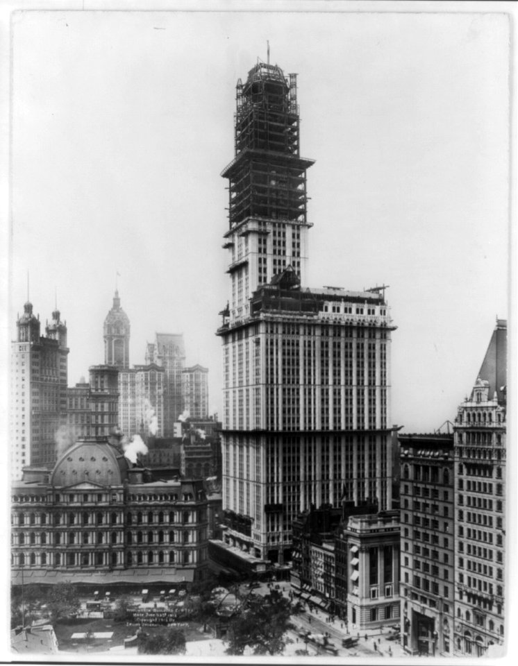 Bird's-eye views of Woolworth Bldg. under construction, New York City - June 22, 1912 LCCN2002705857