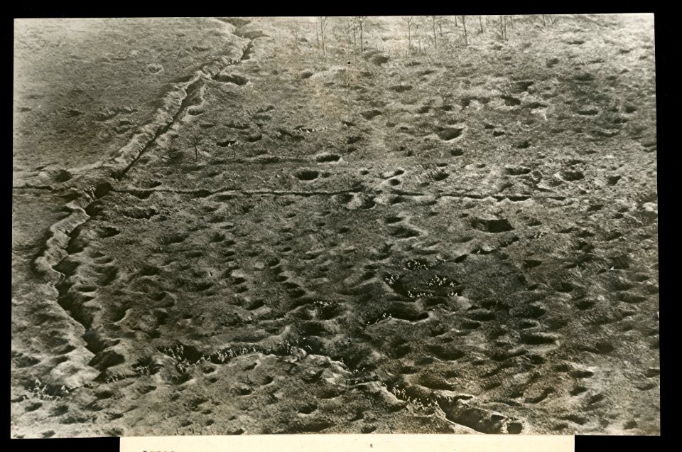 Birdseye view of a battlefield on the Somme front - photo by Central News Photo Service. LCCN2016645670