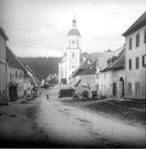 Birkfeld - Hauptplatz gegen die Kirche - 1898