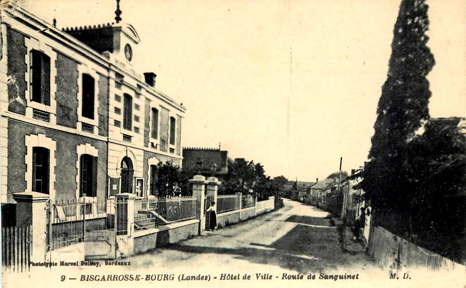 Biscarrosse (Landes) - Mairie 2