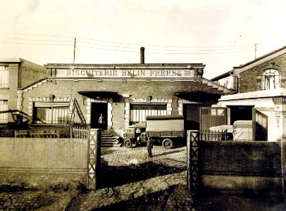 Biscut factory, Biscuiterie Belin Freres, Bagnolet (Seine) Frances, November 22, 1918 (28206559390) photo