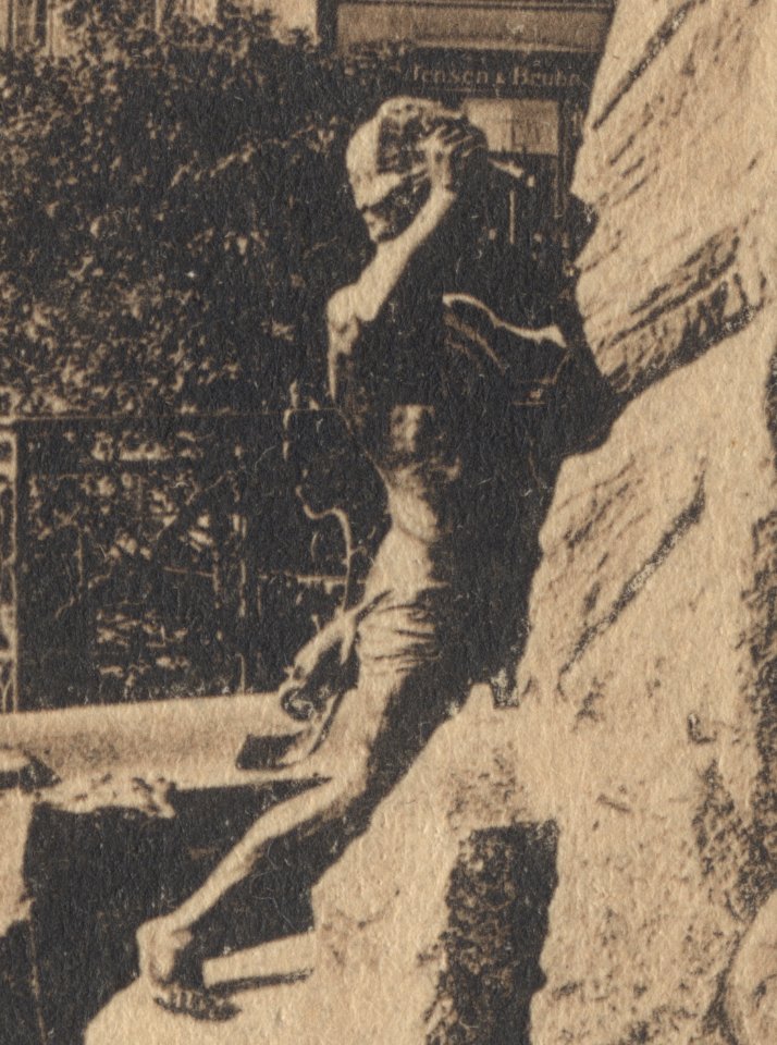 Bismarckbrunnen Flensburg - 1903 - Figur
