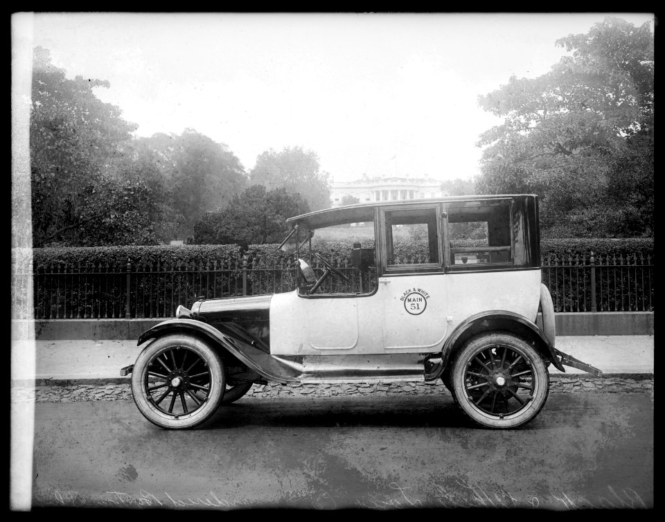 Black & White Taxi LCCN2016823746