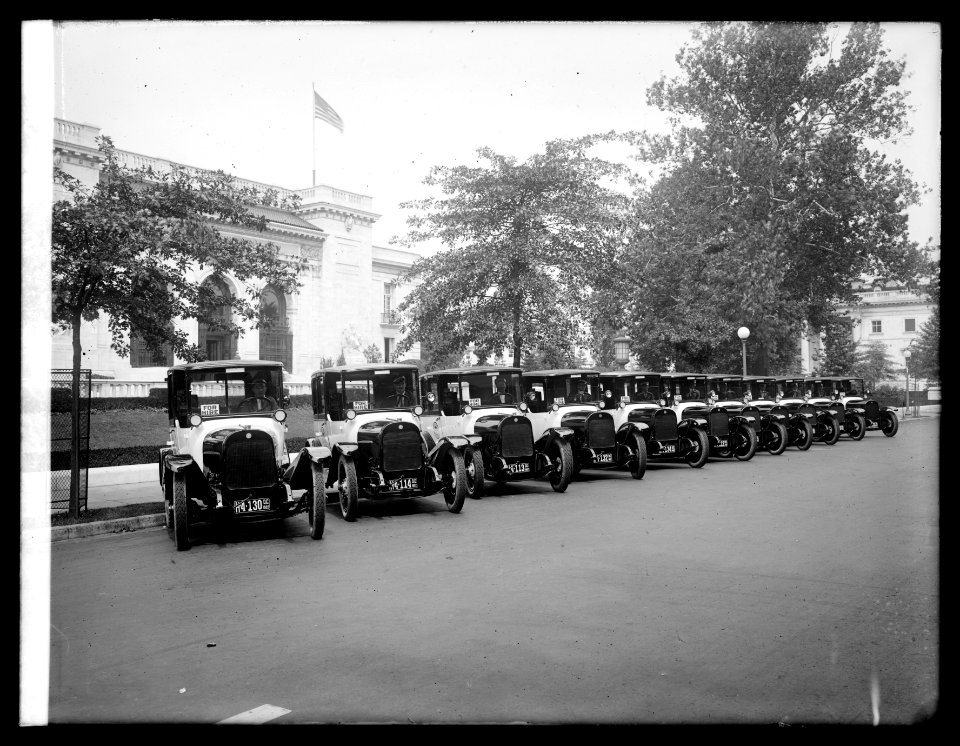 Black & White Taxis LCCN2016824010