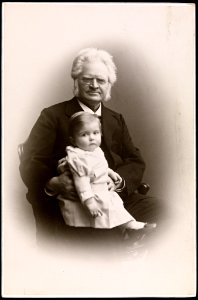 Bjørnstjerne Bjørnson og barnebarnet Bjørnstjerne Albert Bjørnson-Langen, 1900 photo