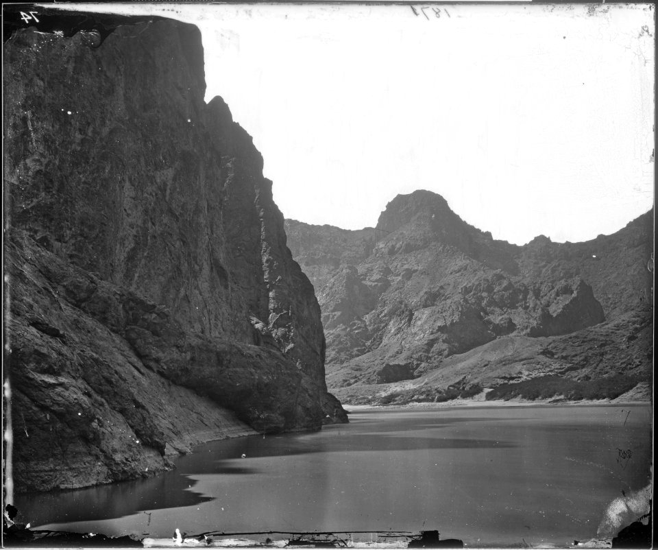 BLACK CANYON, LOOKING BELOW, NEAR CAMP 8, COLORADO RIVER - NARA - 524177