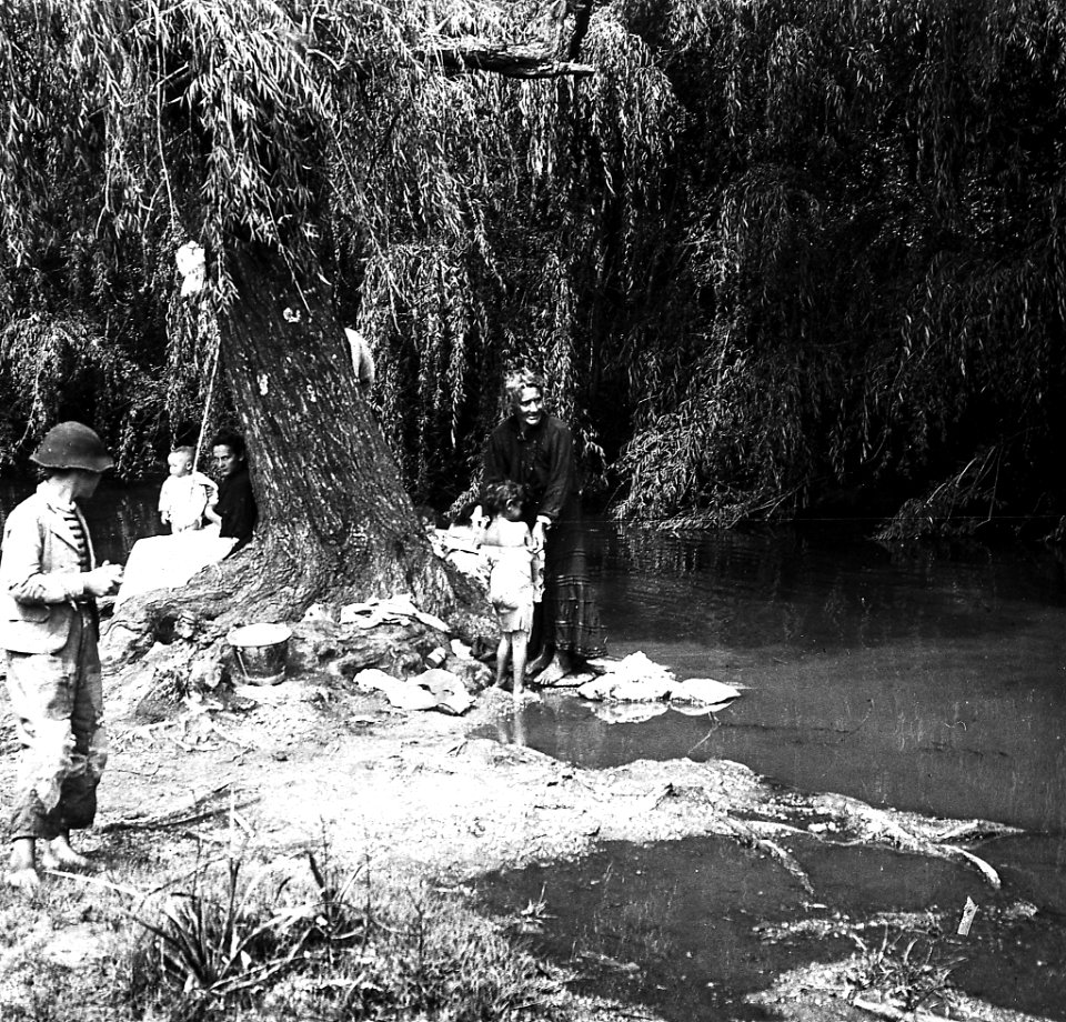 C19f178.Arroyo Miguelete.Lavanderas
