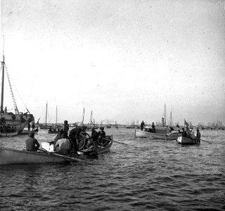 C23f218. Buzos en la Cañonera Rivera