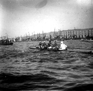 C20f187.Regatas en la bahía