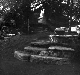 C19f181.Gruta del lago del Prado