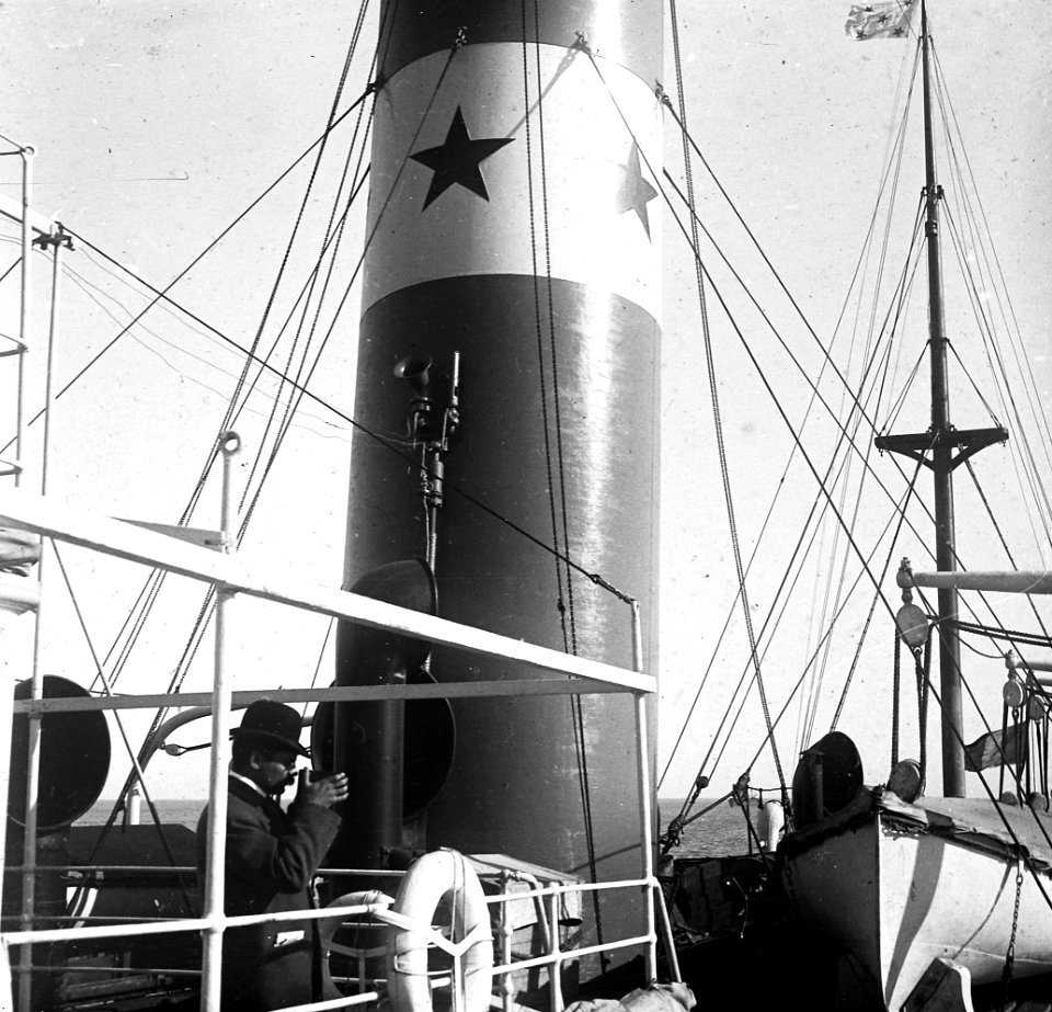 C21f201. Cubierta de un barco de guerra
