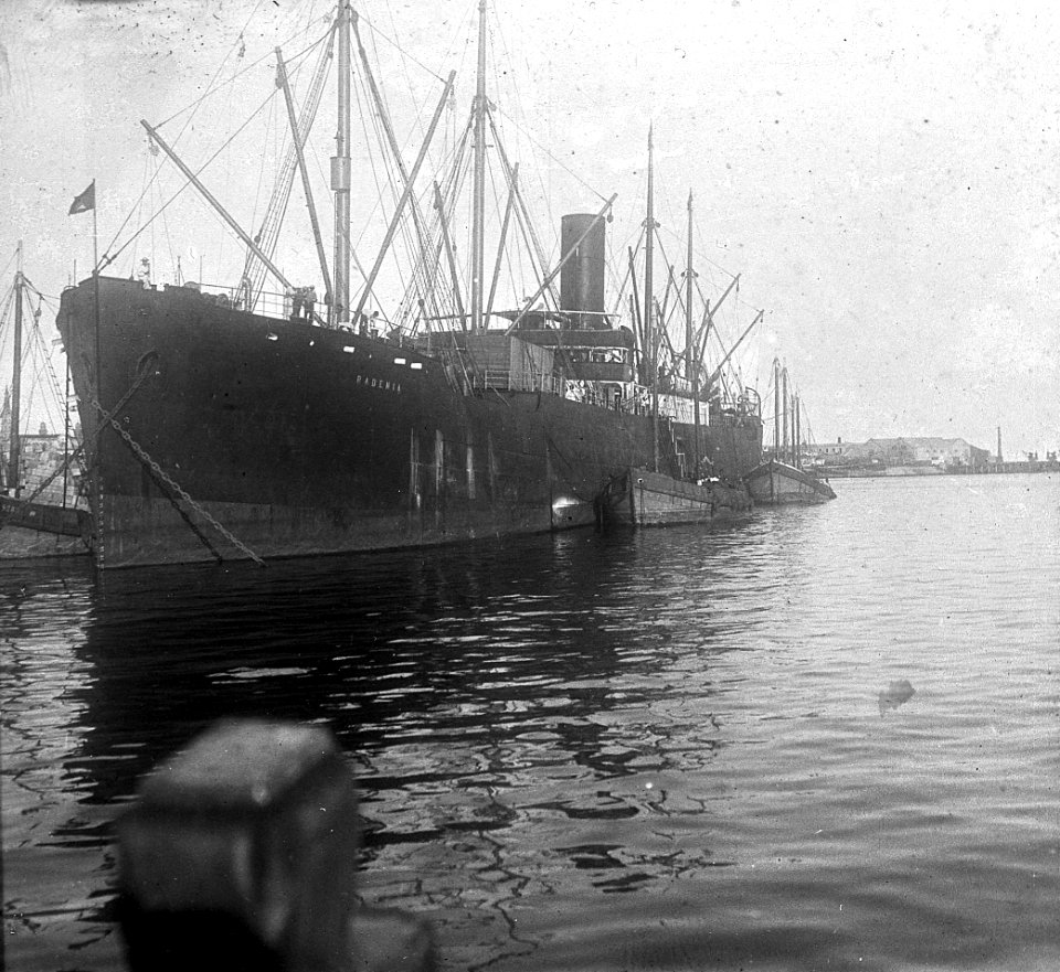 C22f215. Barco Badenia