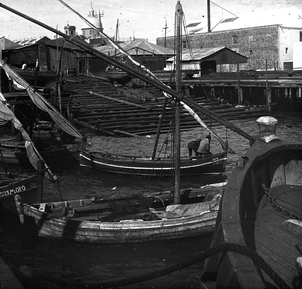 C24f236. Muelle de pescadores entre Ciudadela y Florida