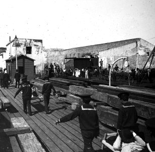 C27f265. Transportando a los heridos