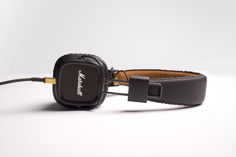 Headset music black
