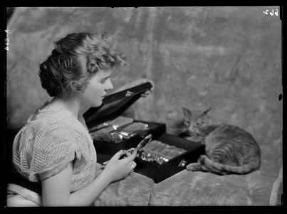 Cadmus, Miss, with Buzzer the cat, portrait photograph LOC agc.7a13863