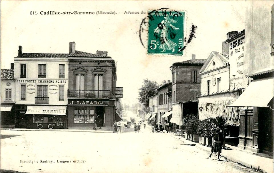 Cadillac-sur-Garonne - Place de la Mairie 2