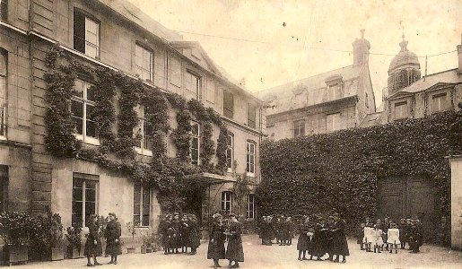 Caen hotelbanville cour cpa