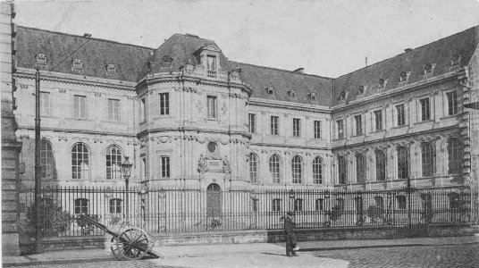 Caen palaisdesfacultes cpa cour rueSaintSauveur