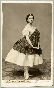 Caelina West, porträtt - SMV - H9 064