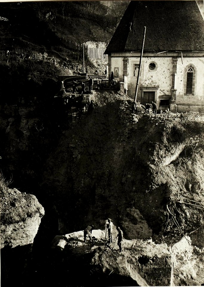 Calalzo, Sappeure bei der Wiederherstellung der zer störten Brücke über die Molina. (BildID 15416472)